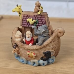 Small Noah's Ark Hinged Figurine